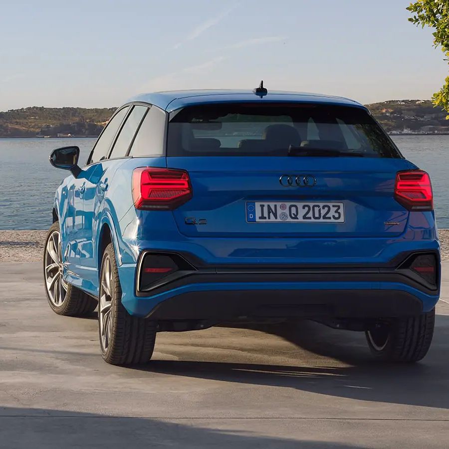 Audi Q2 seitliche Heckansicht