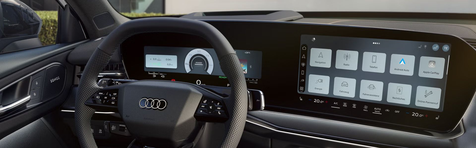 Das Cockpit des Q3 SUV e-hybrid mit Fokus auf die Fahrerarmatur und das Panoramadisplay.