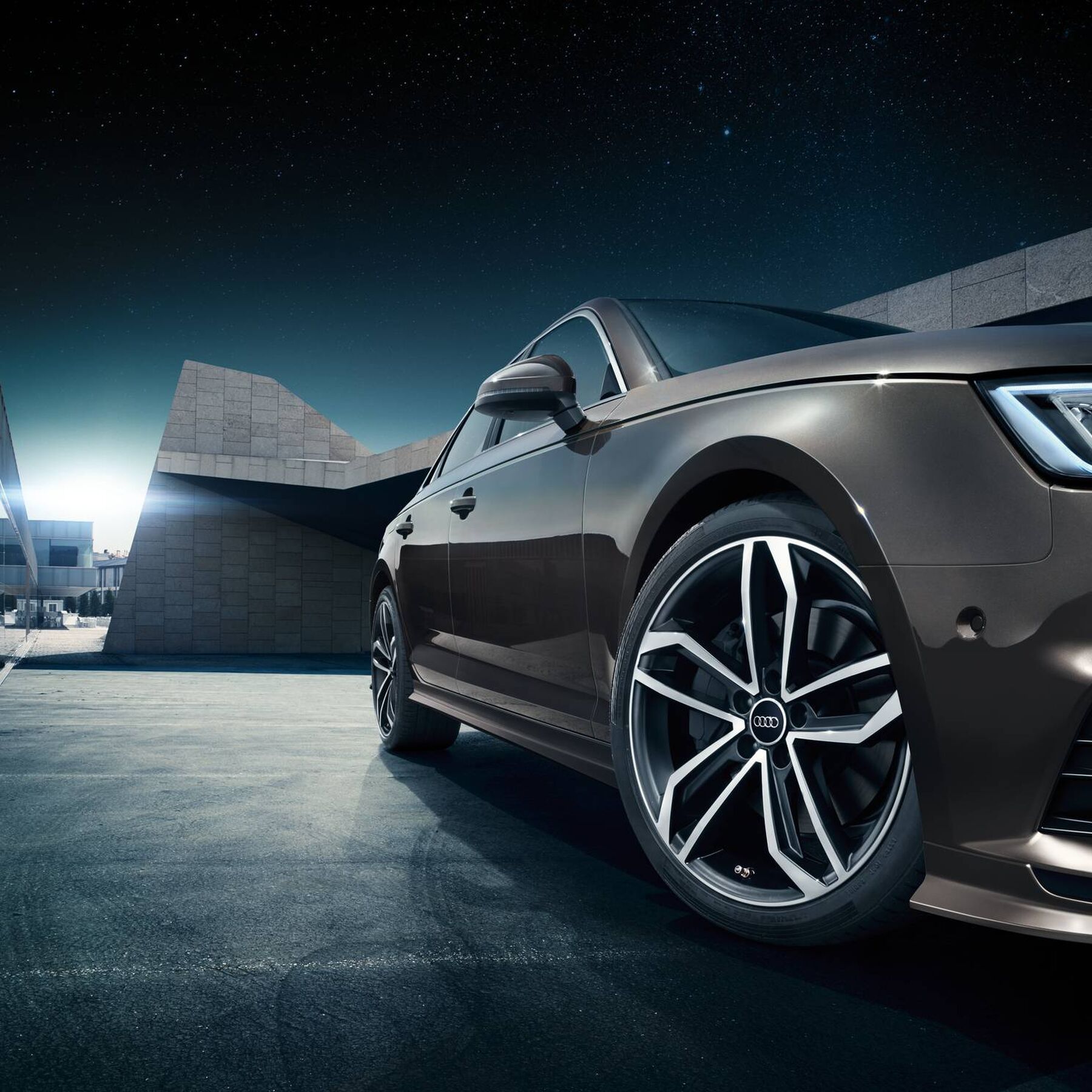 Seitenansicht eines Audi mit Audi Original Felgen