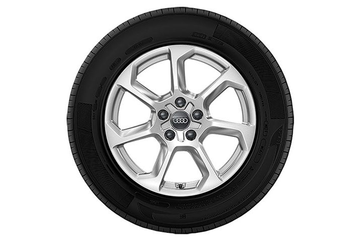 Audi Q2 7 Speichen Design Winterkomplettrad