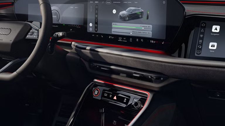 Blick auf das Panorama-Display des Q5 Sportback e-hybrid.