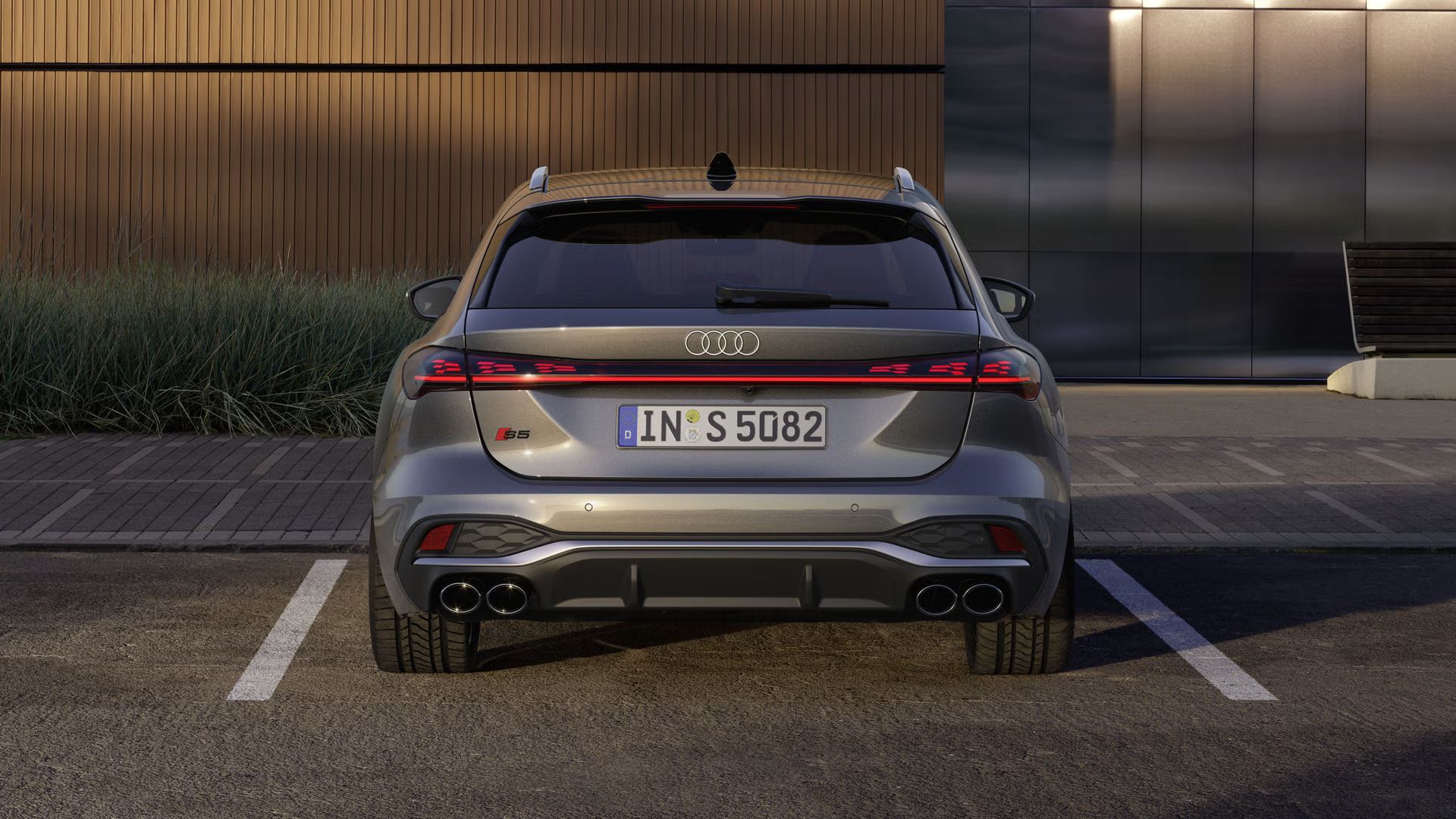 Heckansicht des Audi S5 Avant