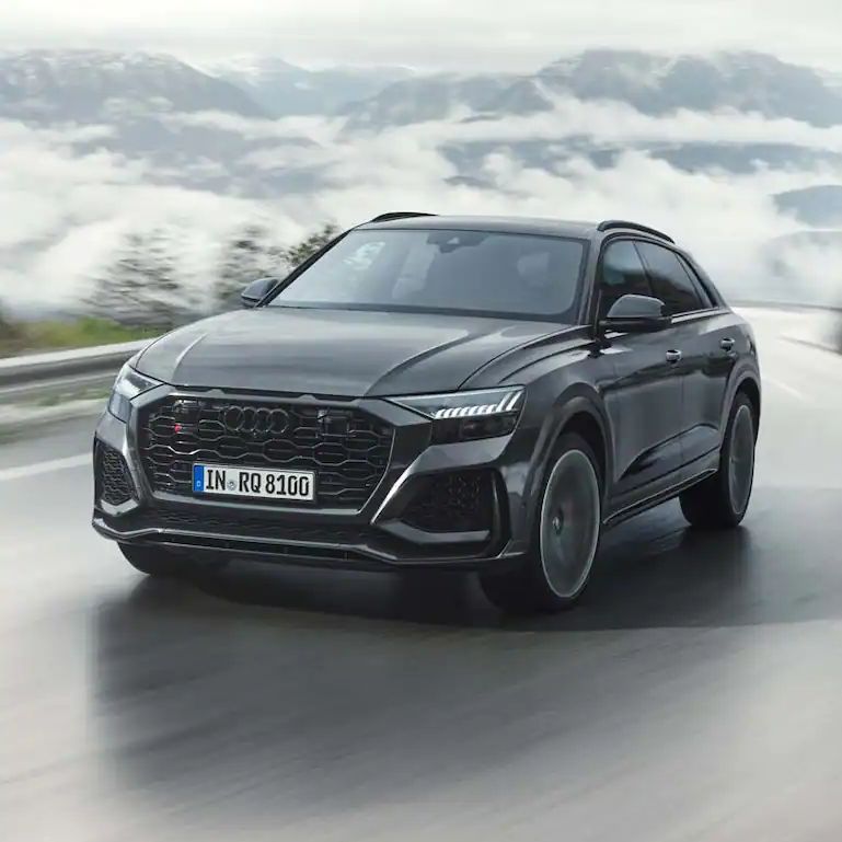 Frontansicht RS Q8