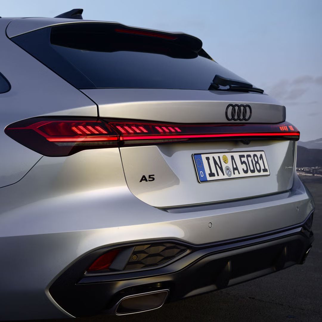 Nahaufnahme der OLED-Heckleuchten des A5 Avant.