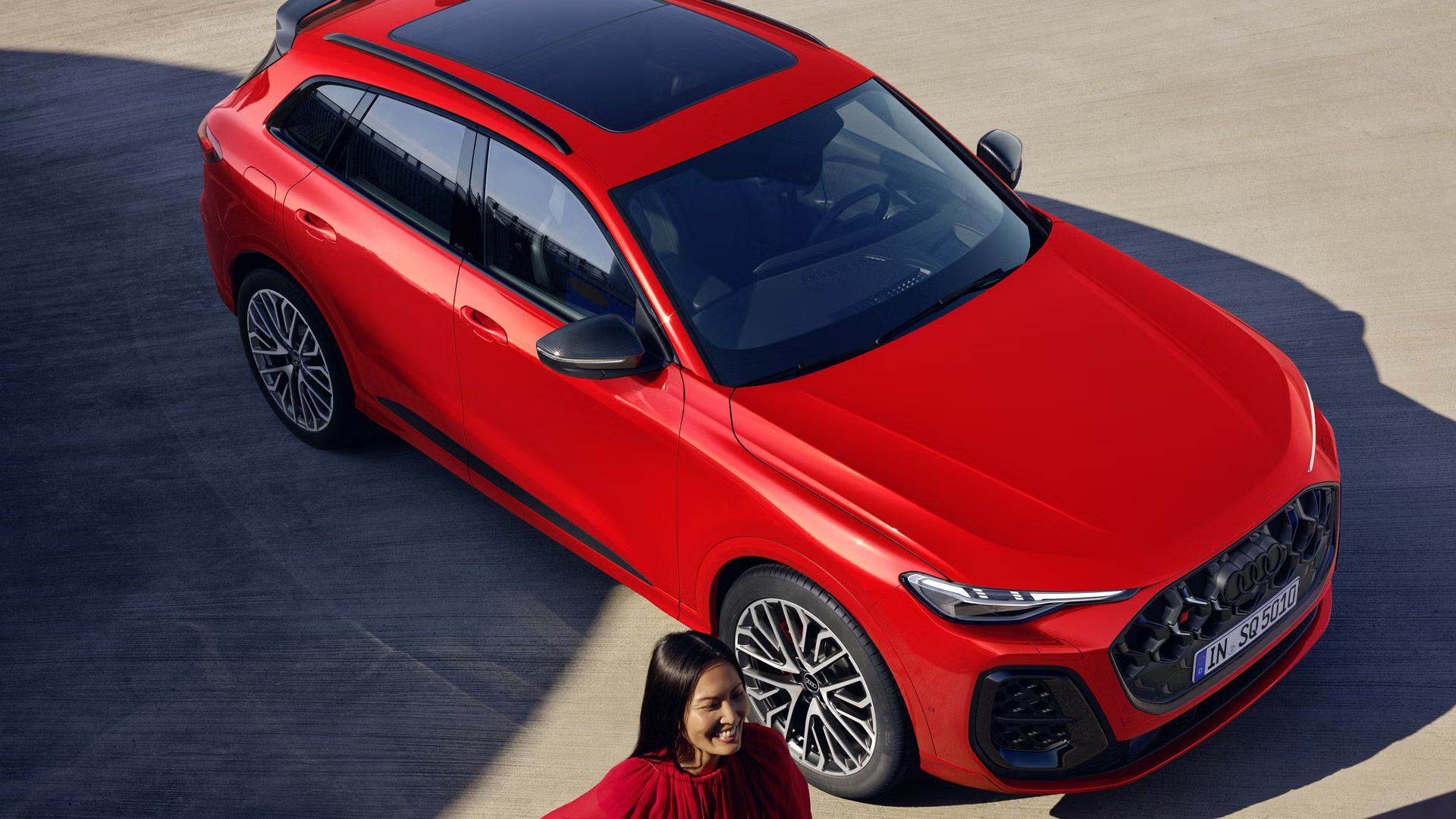 Audi SQ5 SUV in Individuallackierung Audi exclusive in Misanorot Perleffekt