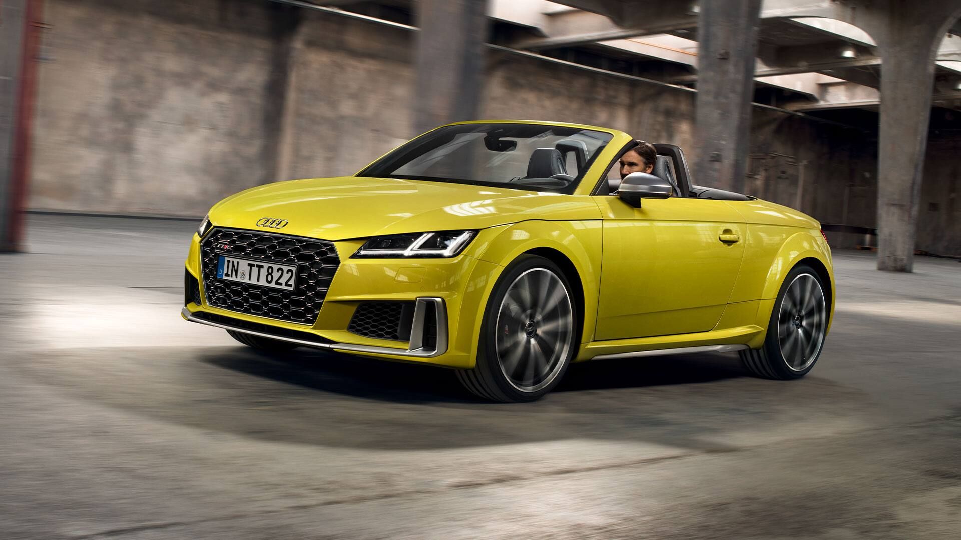 Audi TTS Roadster in dynamischer Fahrt