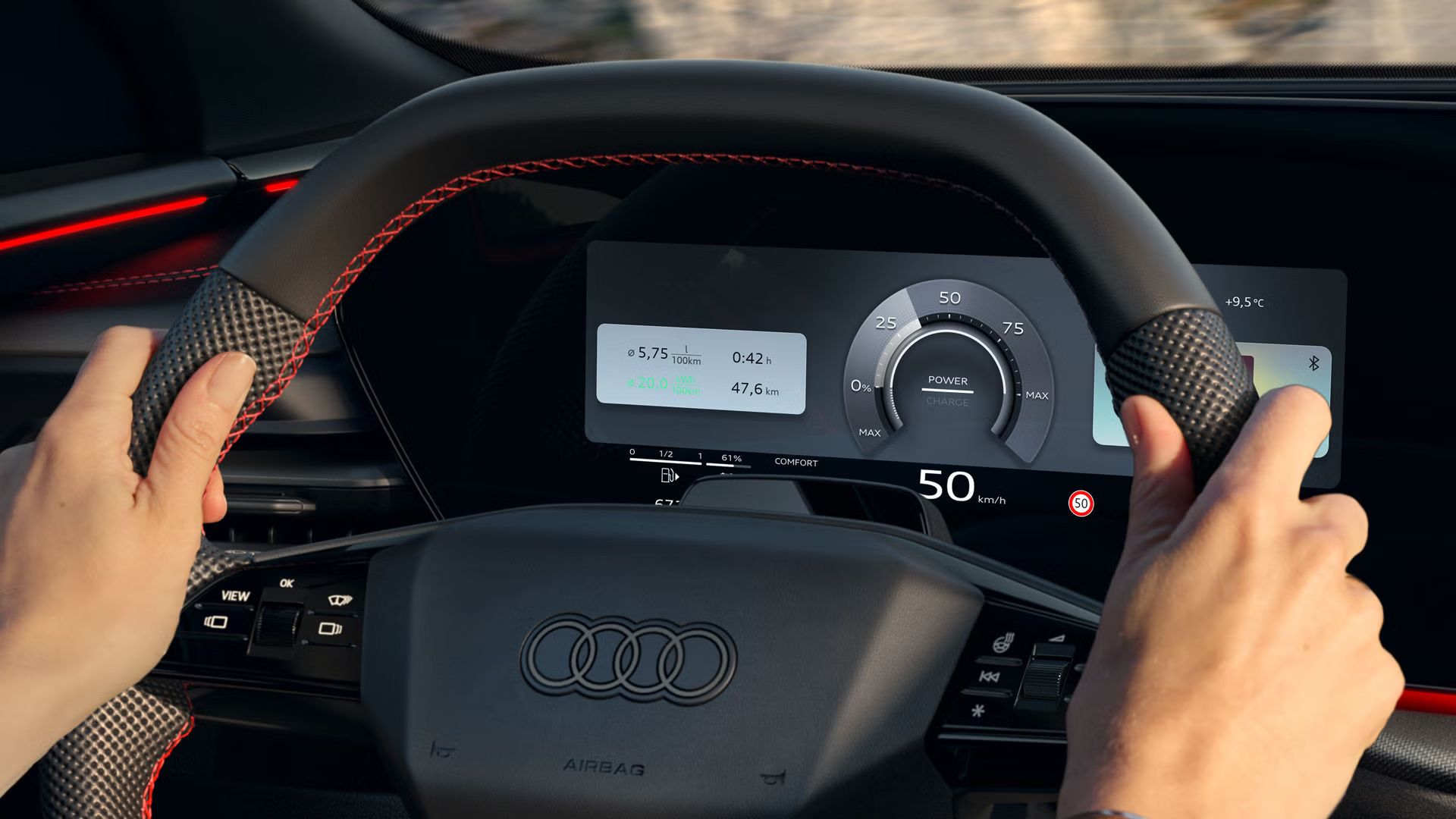 Nahaufnahme des MMI-Displays im Q5 Sportback e-hybrid. Auf diesem wird der aktuelle Ladezustand sowie ein Slider zur Regelung der Reserve angezeigt.