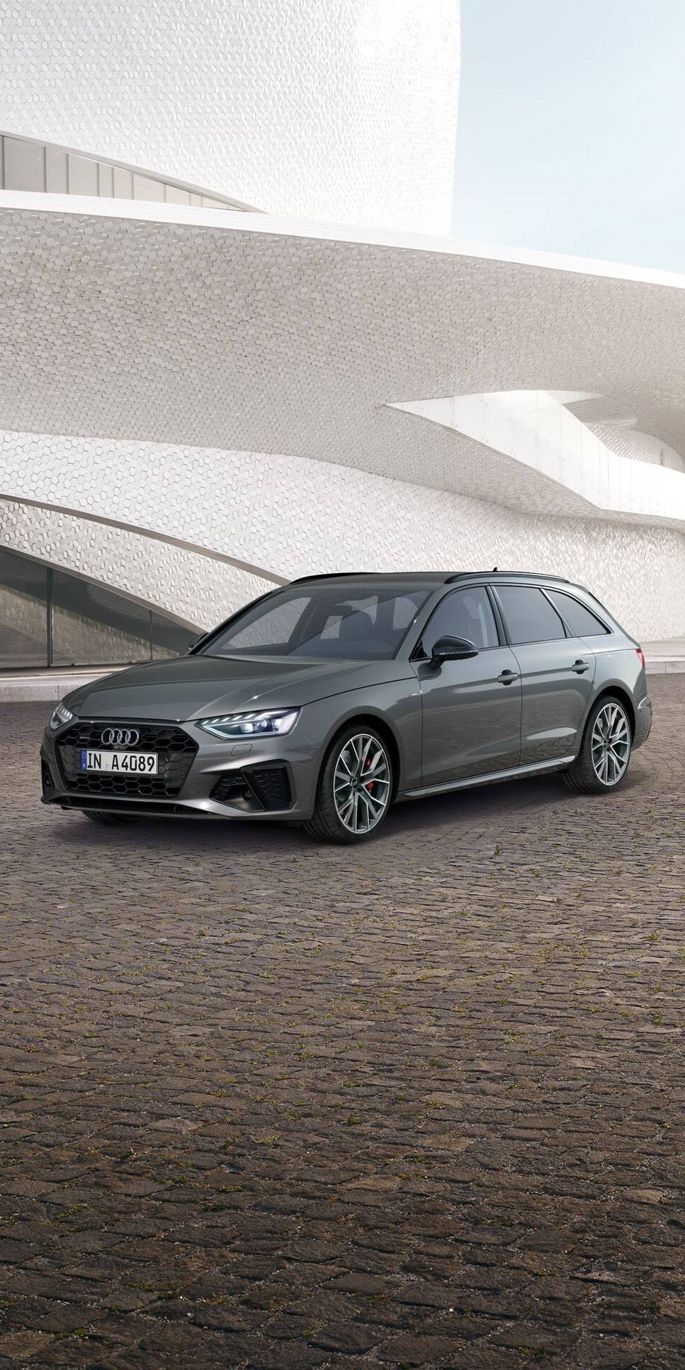 Audi A4 Avant Seitliche Frontansicht