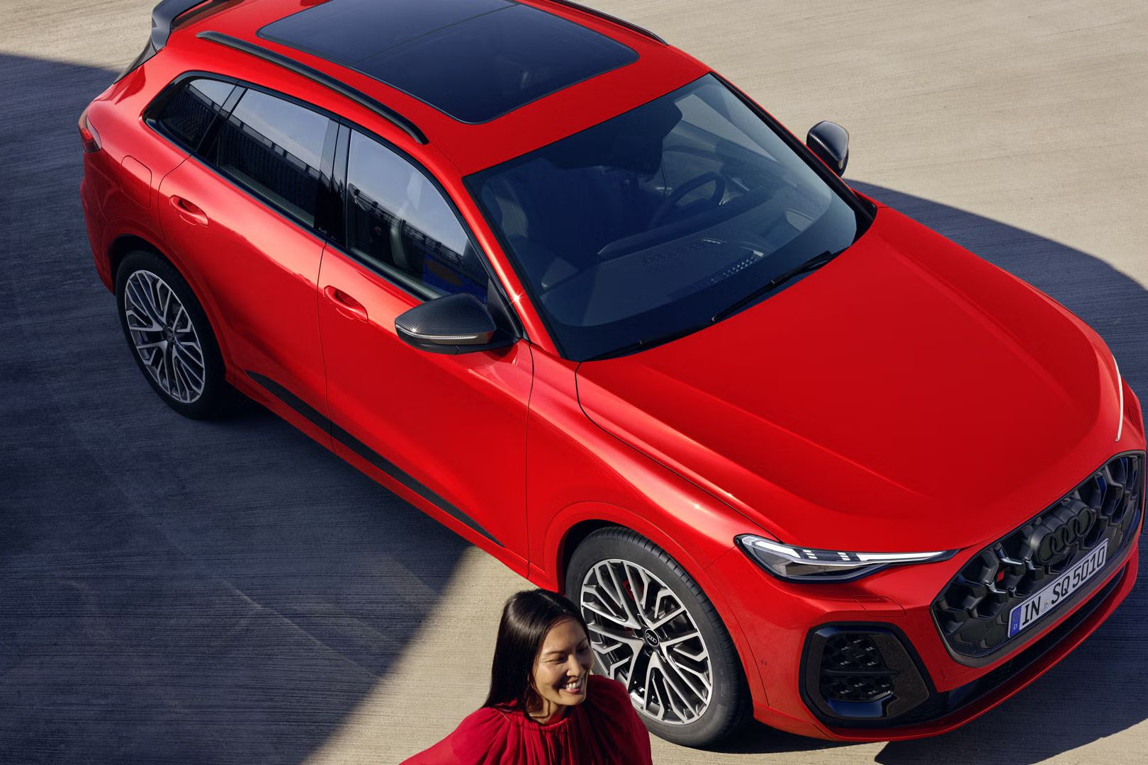 Audi SQ5 SUV in Individuallackierung Audi exclusive in Misanorot Perleffekt