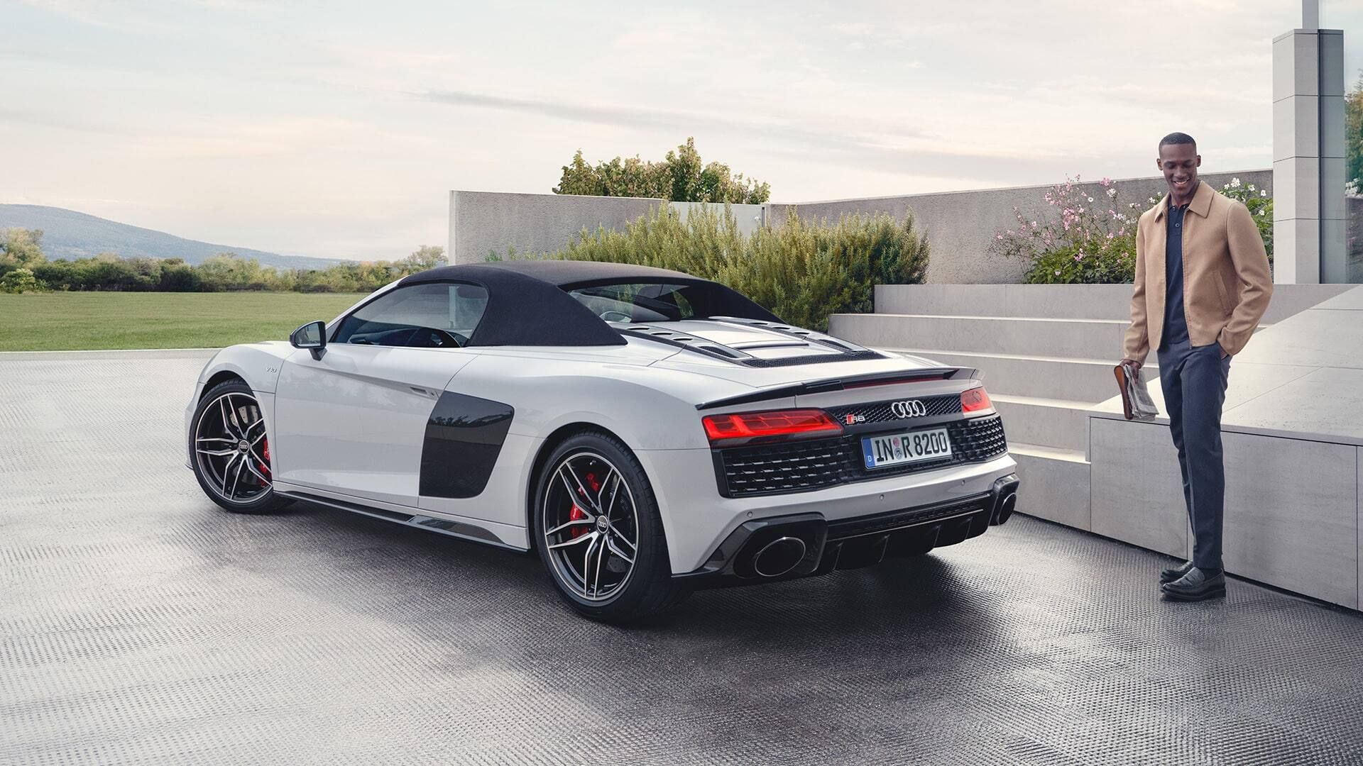  R8 Spyder V10 performance quattro Seitliche Heckansicht