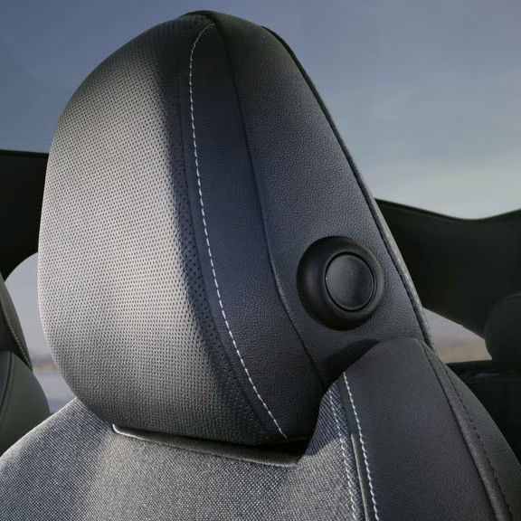 Nahaufnahme des Kopfstützenlautsprechers des A6 Sportback e-tron. 