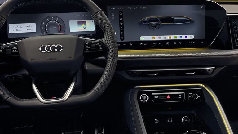 Blick aus der Fahrerperspektive auf das Cockpit des Q5 Sportback.