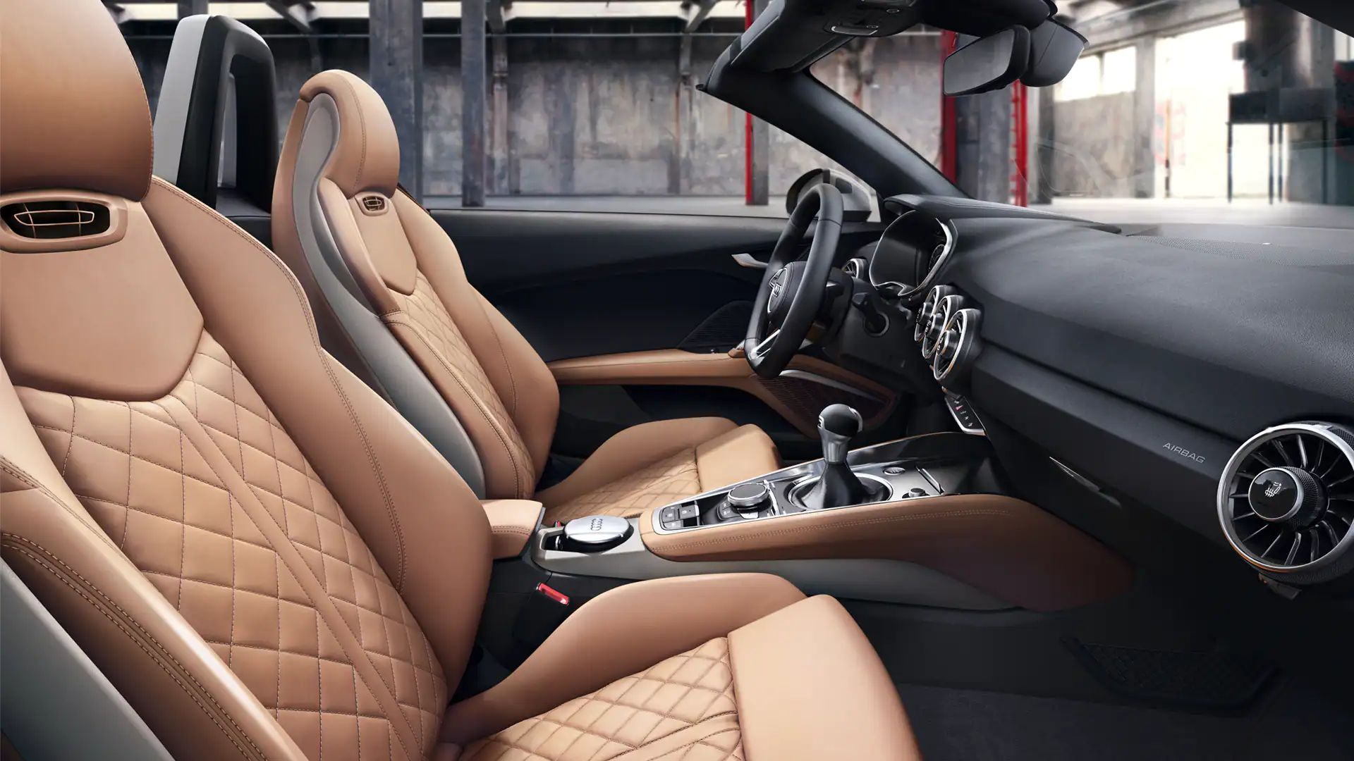 Innenraum TT Roadster mit offenem Verdeck