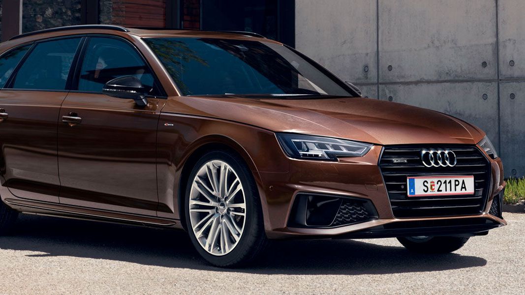 Audi A4 Avant 2019 Ansicht schräg seitlich