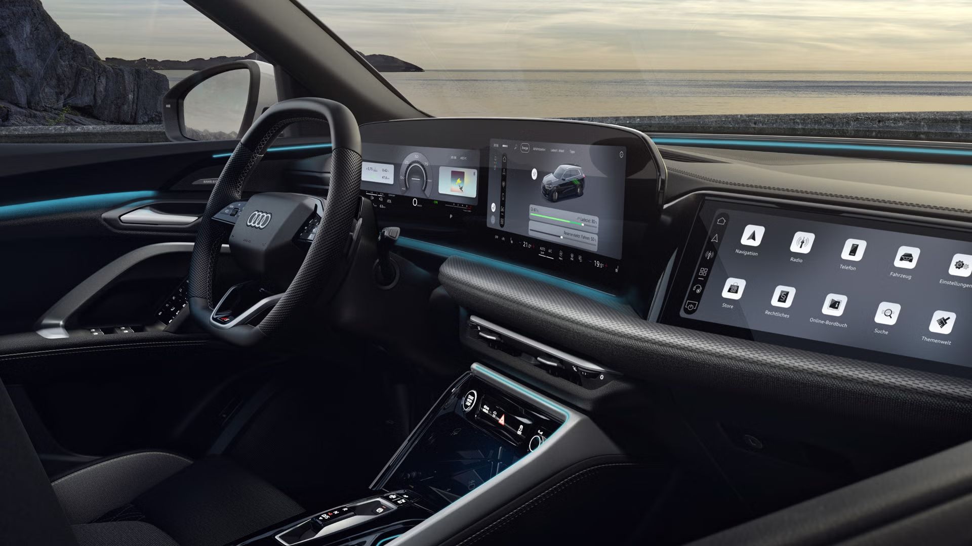 Blick in das Cockpit des Q5 SUV e-hybrid. Zu sehen sind unter anderem das Panoramadisplay und das MMI Beifahrerdisplay, sowie das Interaktionslicht am unteren Rand der Windschutzscheibe.