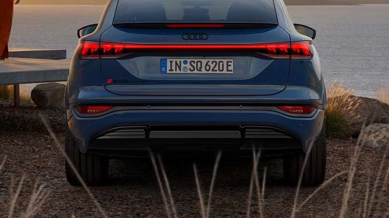 Nahaufnahme der linken, hinteren Heckleuchte des SQ6 Sportback e-tron.