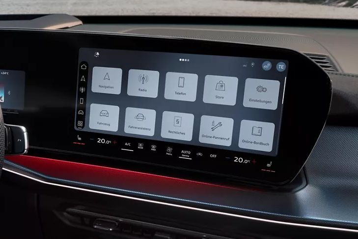 Detailansicht Cockpit and Panoramadisplay des Audi Q3 SUV 