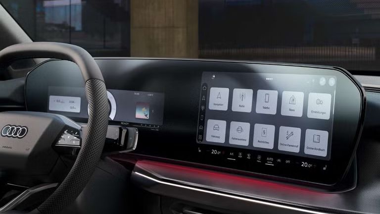 Innenraum des Audi Q3 Sportback e-hybrid mit Lenkrad und Panoramadisplay