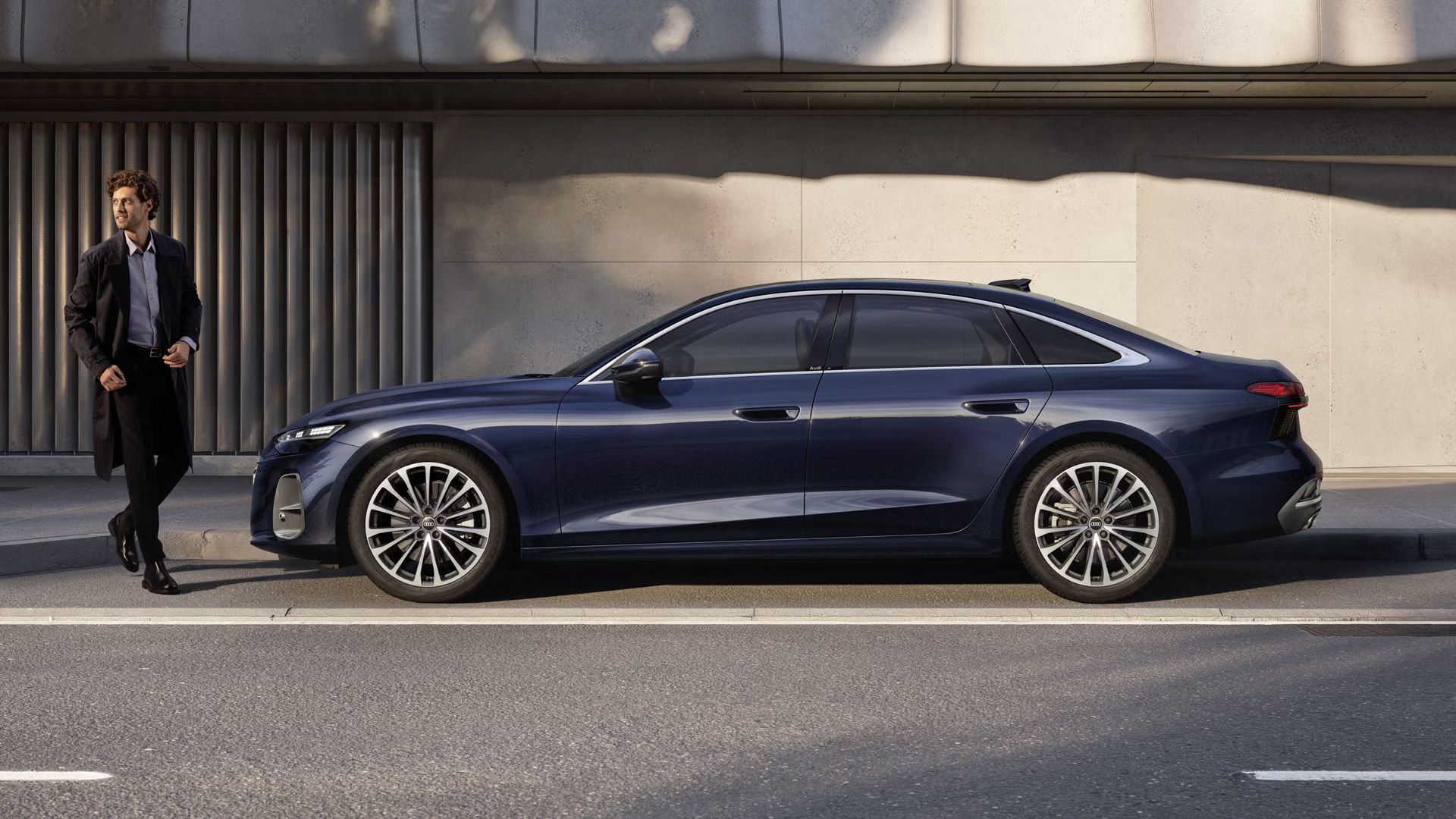 Seitenansicht einer blauen Audi A6 Limousine