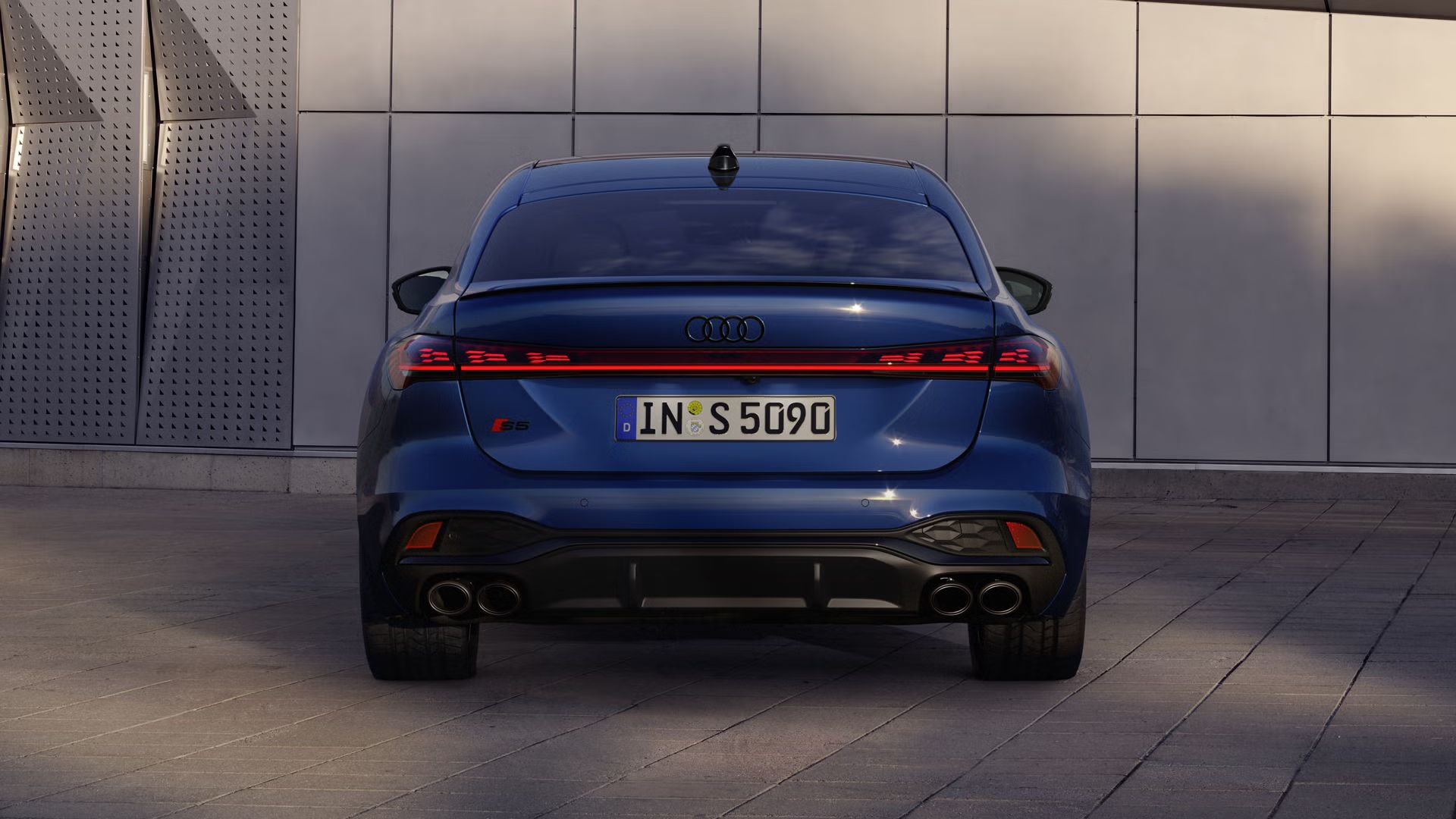 Heckansicht der Audi S5 Limousine