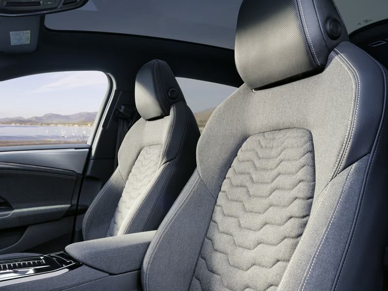 Vordersitze im Audi A6 Avant e-tron
